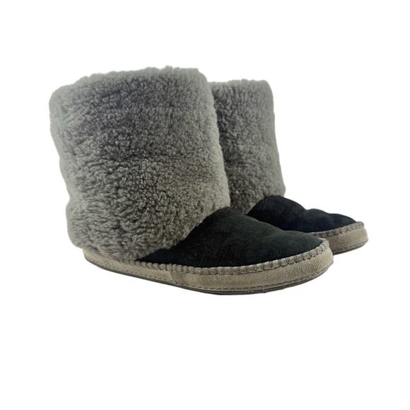 UGG “Kestrel” (10/41) Black Suede w/ Gray Shearling Boots Booties Winter Warmth - Picture 1 of 8